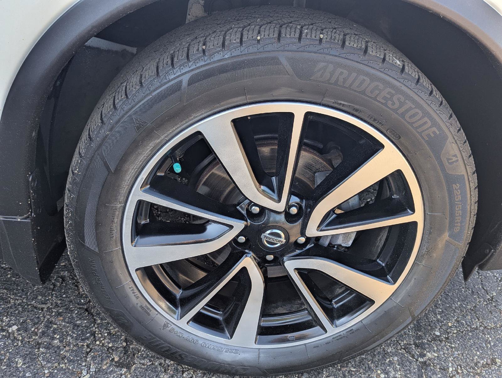 Used 2023 Nissan Rogue SV AWD/4WD image 39