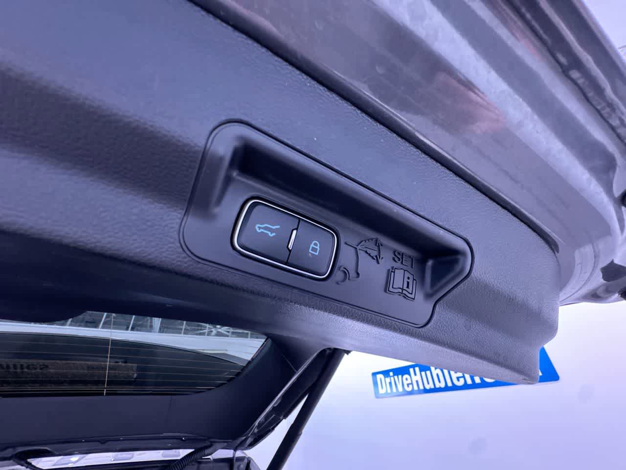 Used 2025 Ford Explorer ST-Line w/ ST-Line Street Pack AWD/4WD image 47