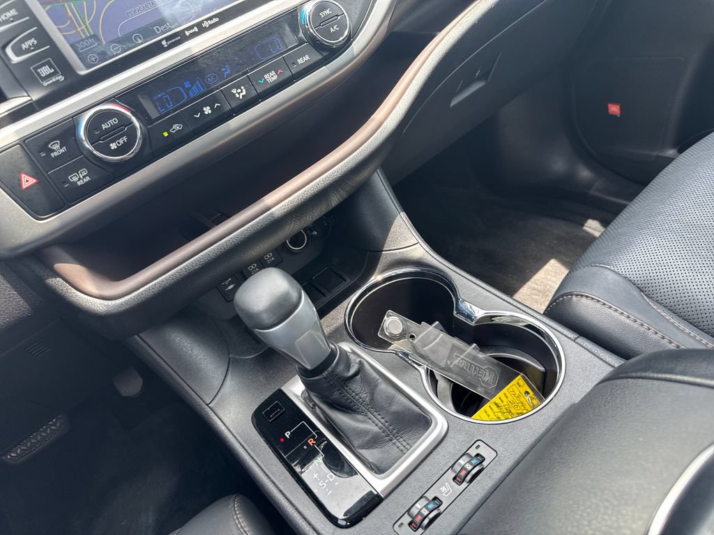 Used 2018 Toyota Highlander Limited FWD image 29