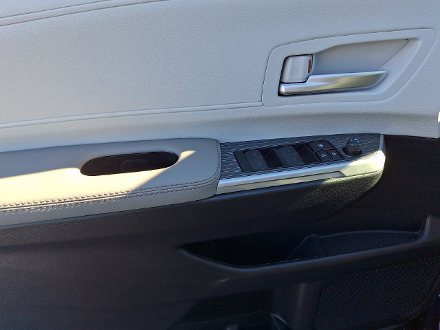 New 2026 Toyota Sienna XLE AWD/4WD image 7