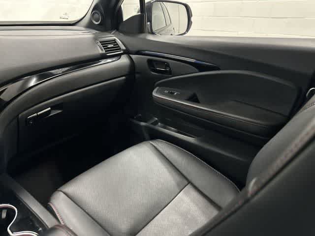 Certified 2025 Honda Passport Black Edition image 13
