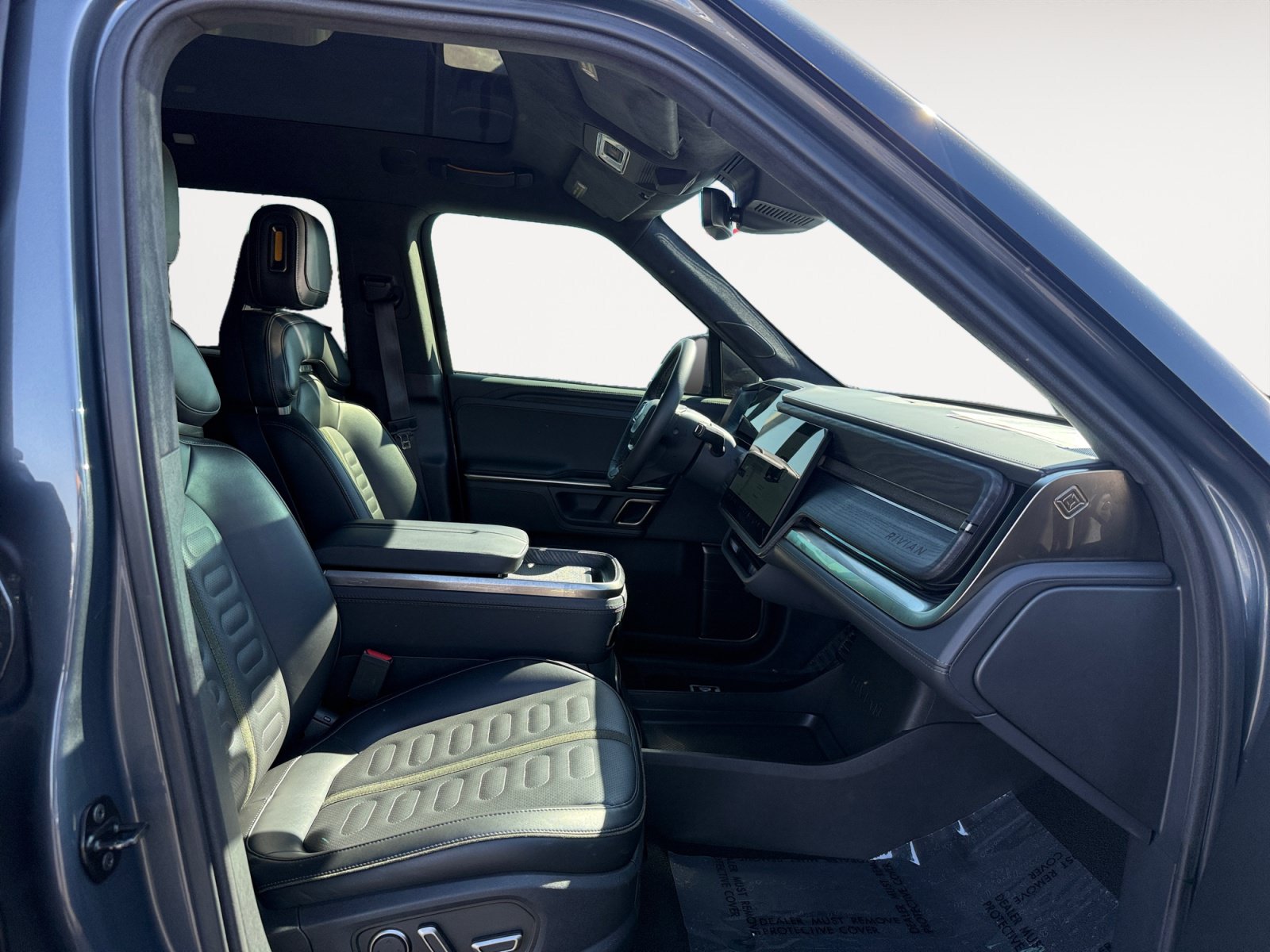 Used 2024 Rivian R1S Adventure Dual AWD/4WD image 19