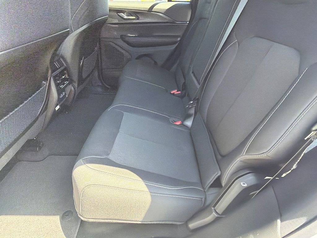 New 2026 Jeep Grand Cherokee Laredo X AWD/4WD image 21