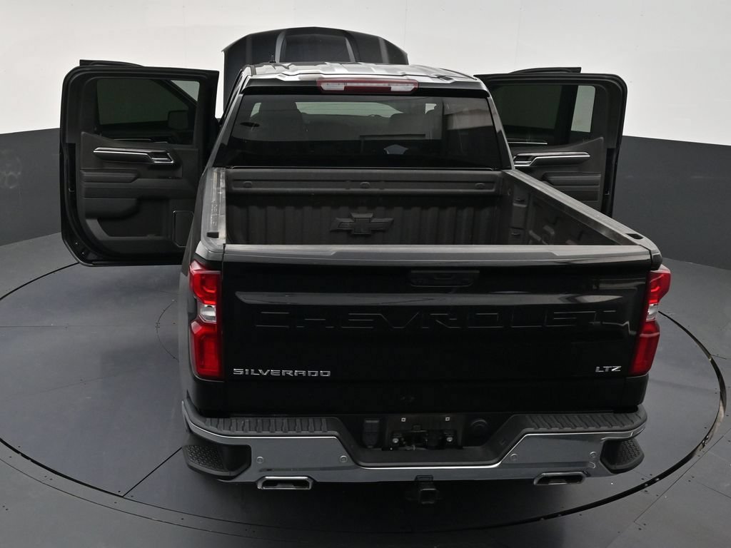 Used 2023 Chevrolet Silverado 1500 LTZ AWD/4WD image 32