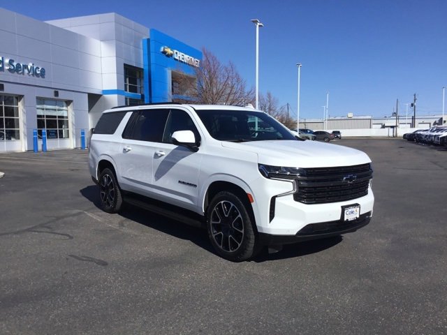 Used 2022 Chevrolet Suburban RST image 1