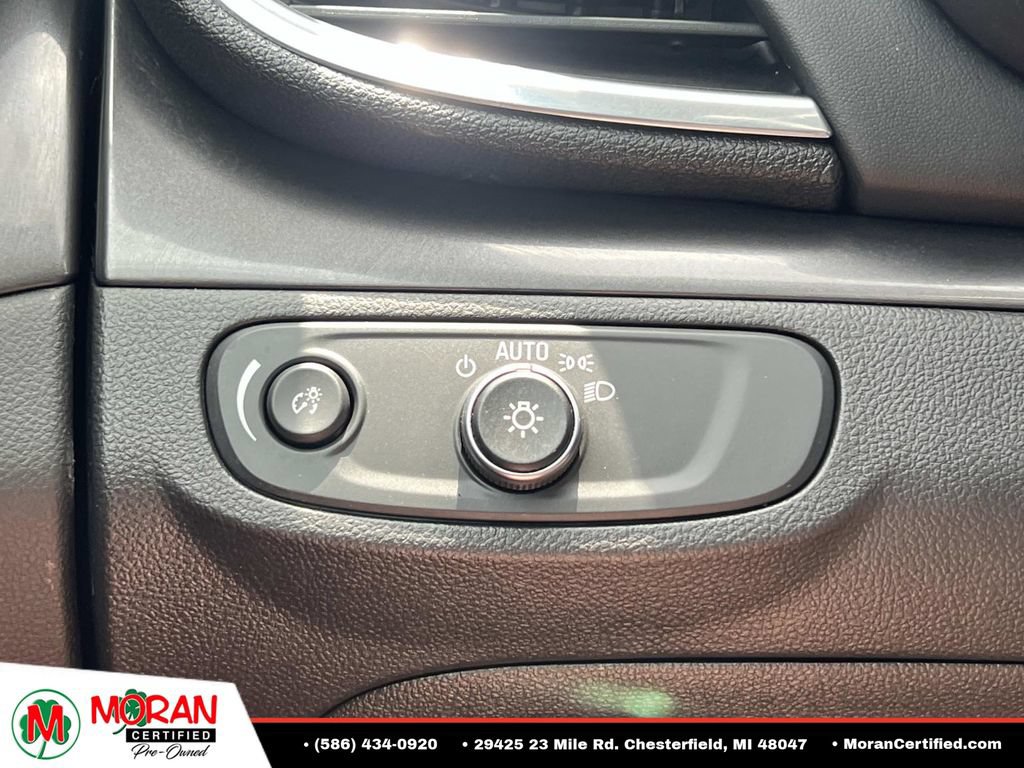 Used 2021 Buick Encore Preferred AWD/4WD image 26