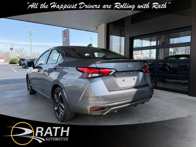 Used 2024 Nissan Versa SR image 8