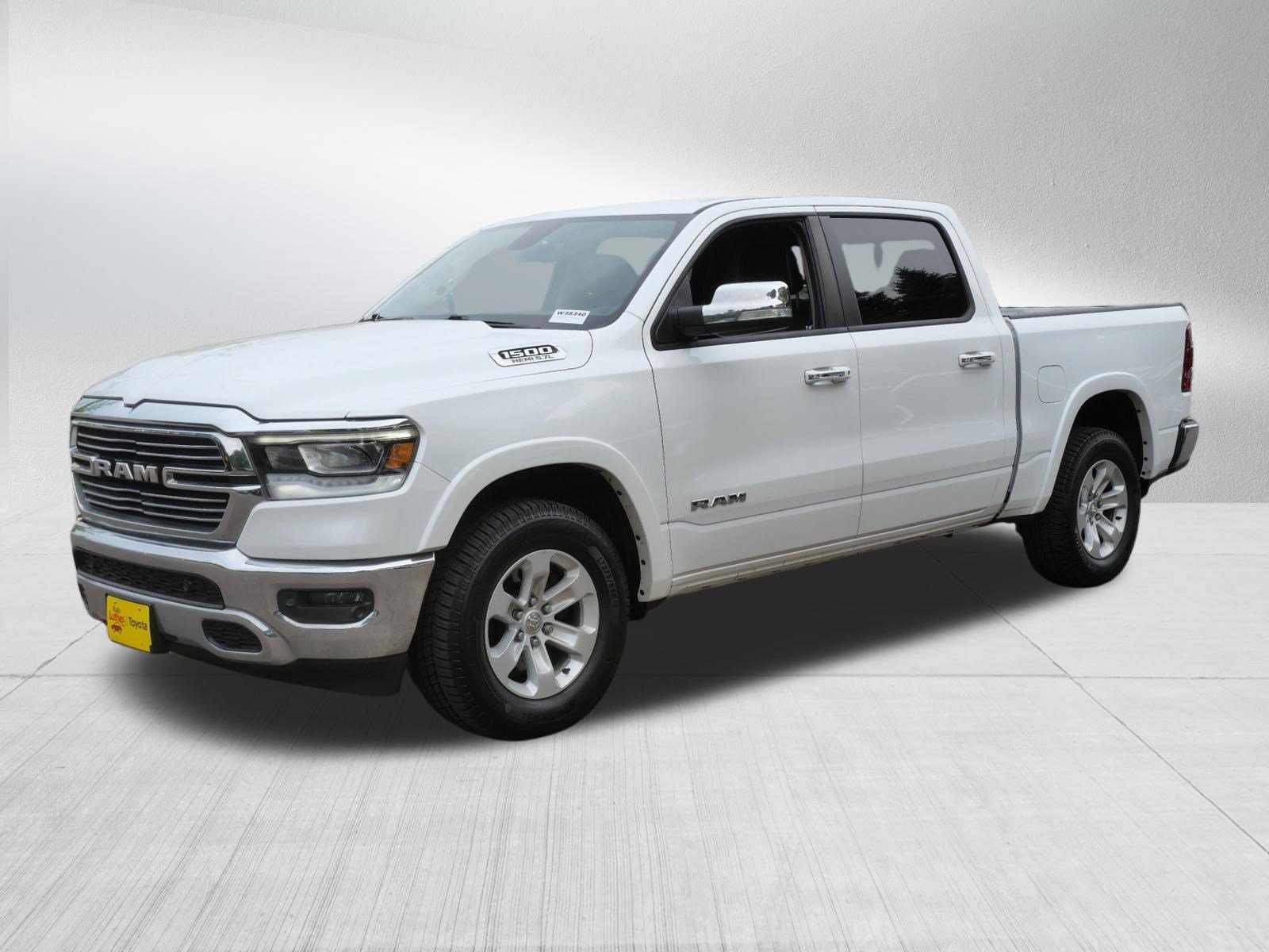Used 2019 RAM 1500 Laramie AWD/4WD image 3