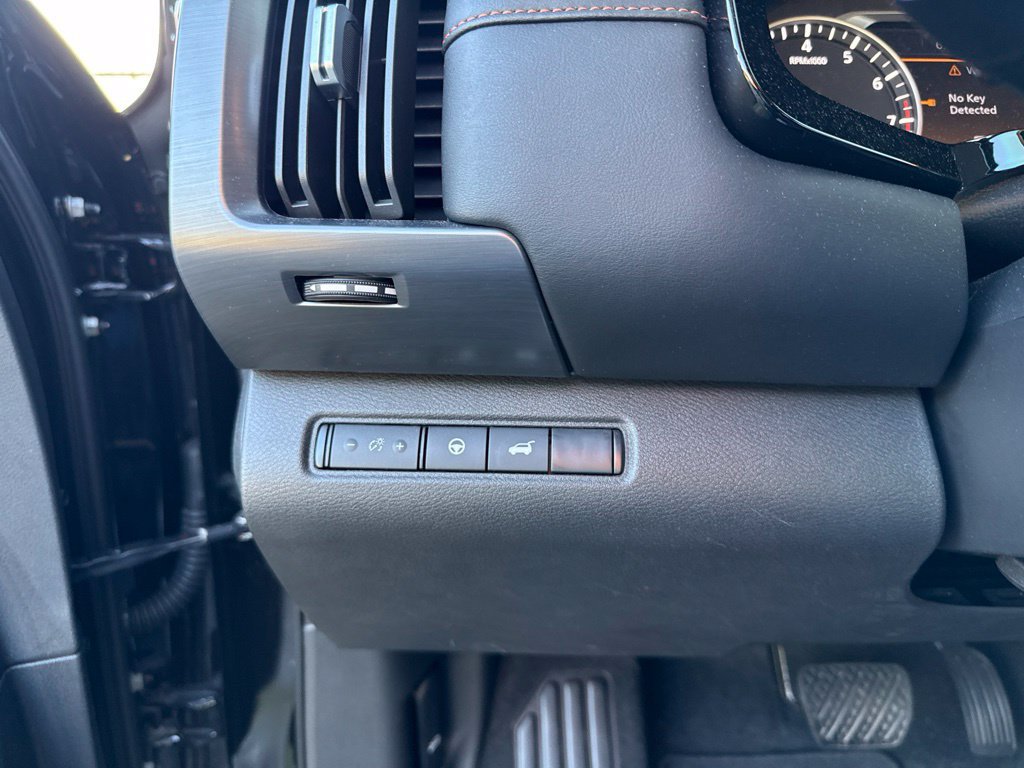 Used 2025 Nissan Pathfinder Rock Creek AWD/4WD image 10