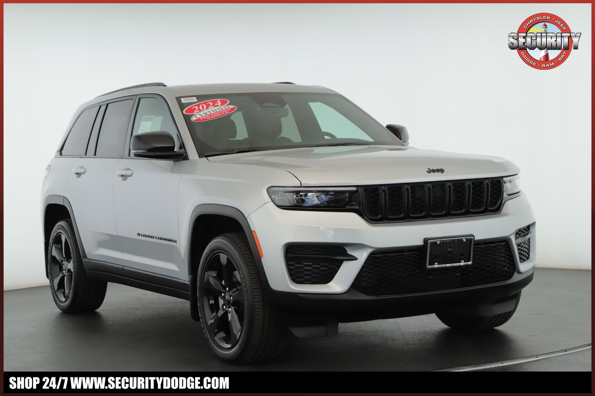 Used 2024 Jeep Grand Cherokee Altitude image 1