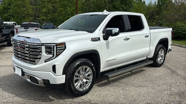 Used 2023 GMC Sierra 1500 Denali AWD/4WD image 2