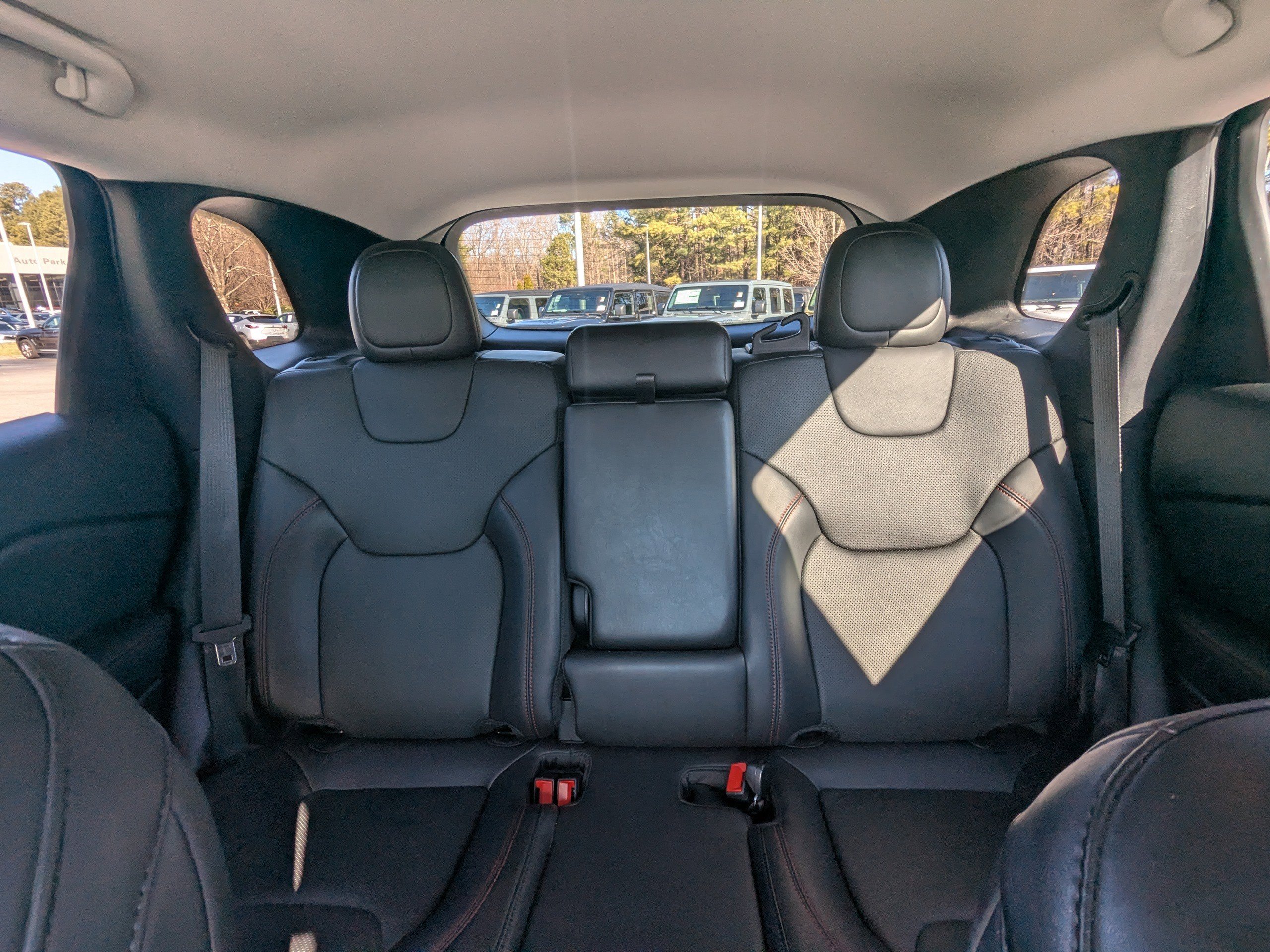 Used 2021 Jeep Cherokee Trailhawk w/ Premium Leather Package image 10