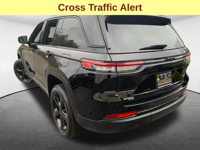 Used 2024 Jeep Grand Cherokee Altitude AWD/4WD image 10