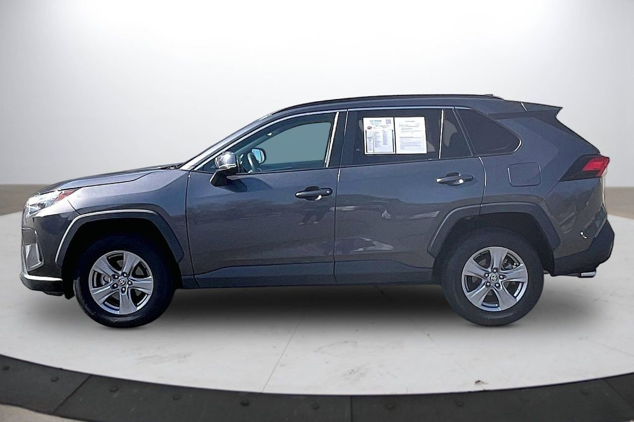 Used 2022 Toyota RAV4 XLE image 6