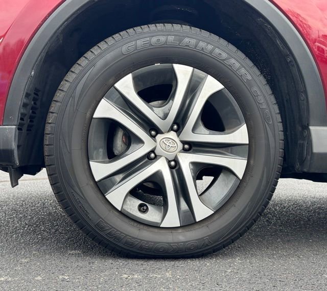 Used 2018 Toyota RAV4 LE w/ All Weather Liner Package image 32