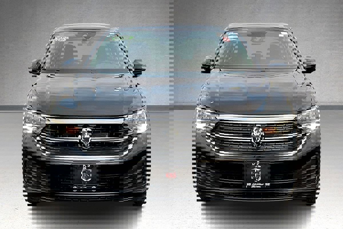 Used 2024 Volkswagen Jetta S image 3