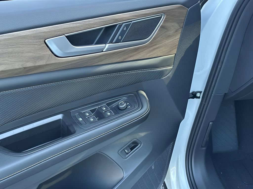 New 2026 Volkswagen Atlas SE image 13