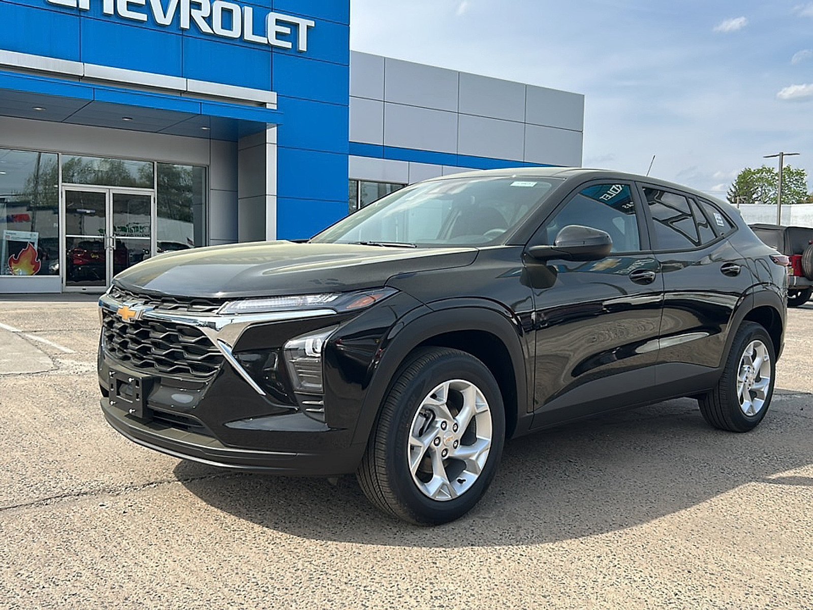 New 2026 Chevrolet Trax LS w/ LS Convenience Package FWD image 3