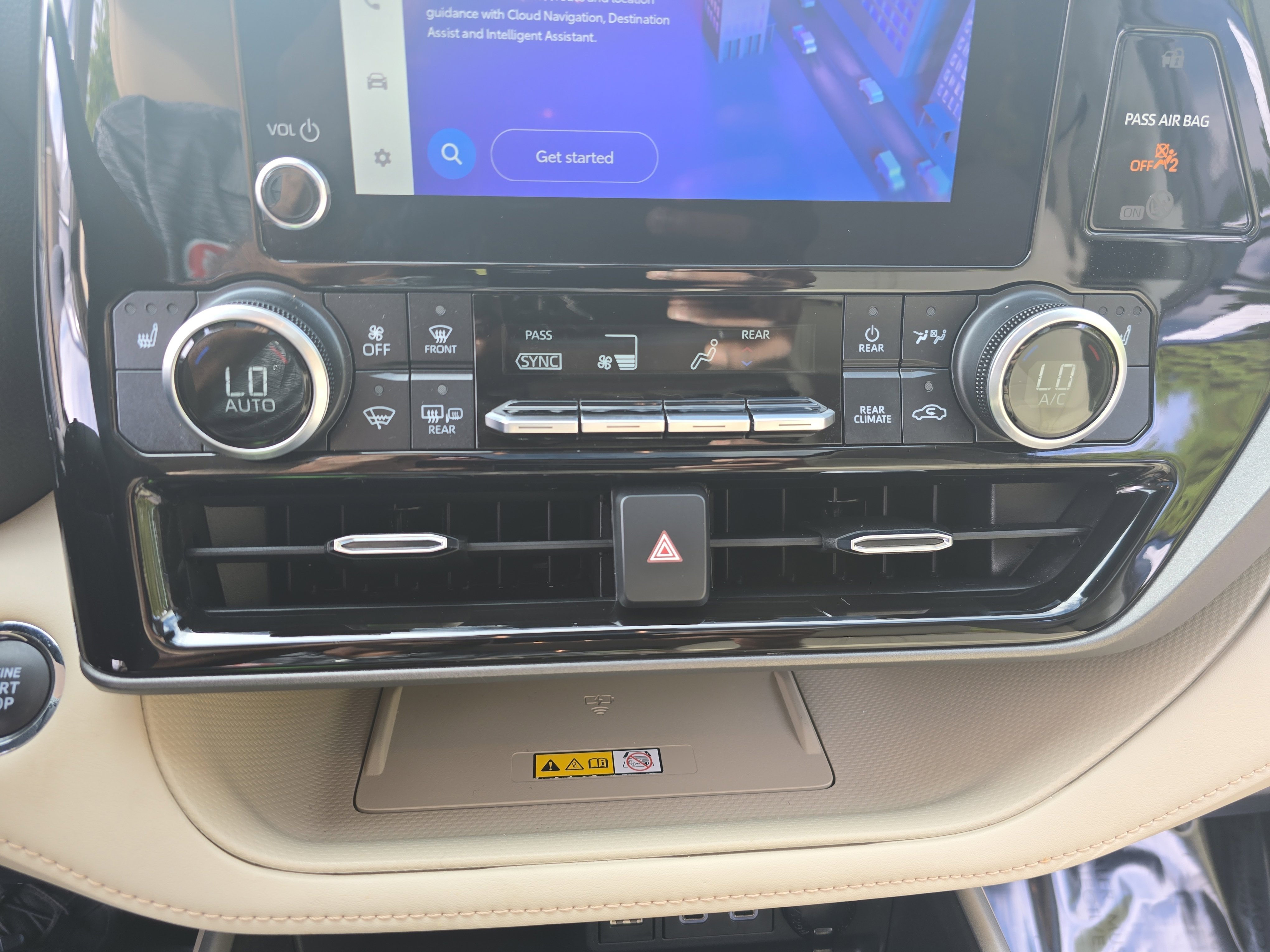 Used 2023 Toyota Highlander XLE image 24