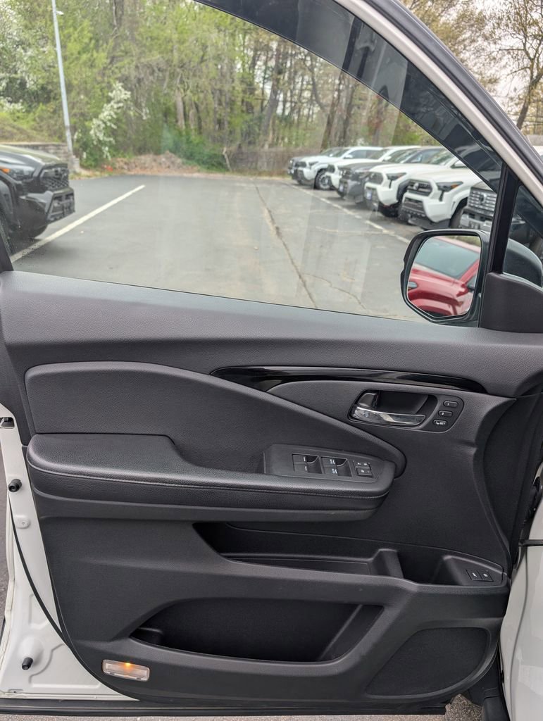Used 2019 Honda Passport Touring image 12