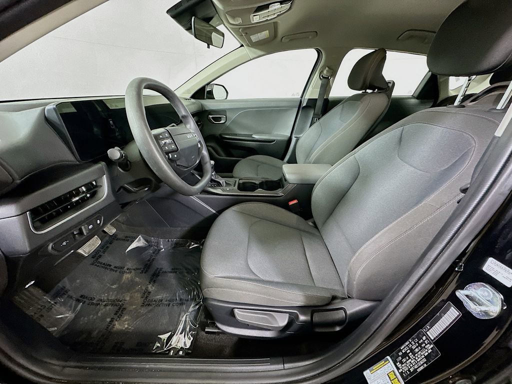 Used 2025 Kia K4 LXS image 14