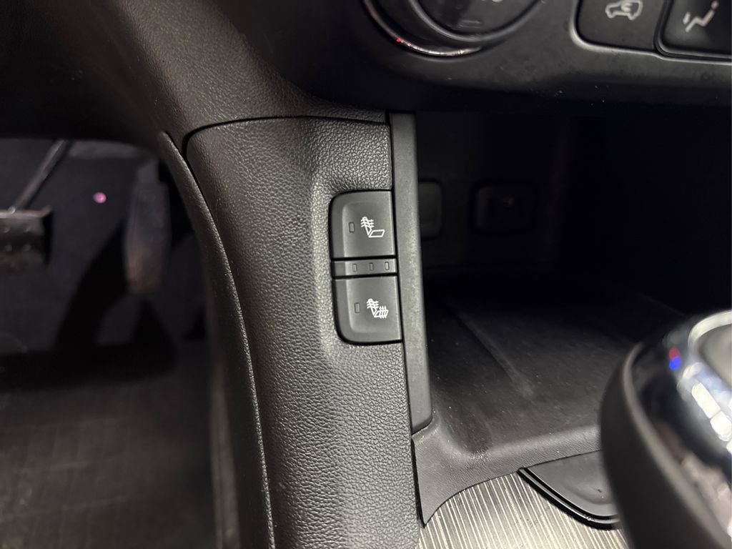 Used 2017 GMC Acadia SLT w/ LPO, Floor Liner Package image 33