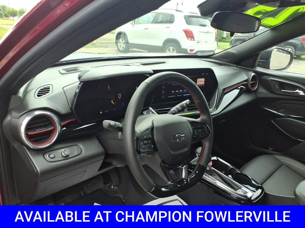 Used 2025 Chevrolet Trax RS w/ Sunroof Package FWD image 14