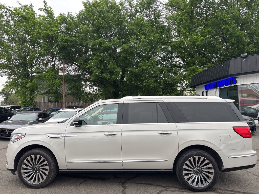 Used 2019 Lincoln Navigator L Reserve w/ Cargo Package AWD/4WD image 4