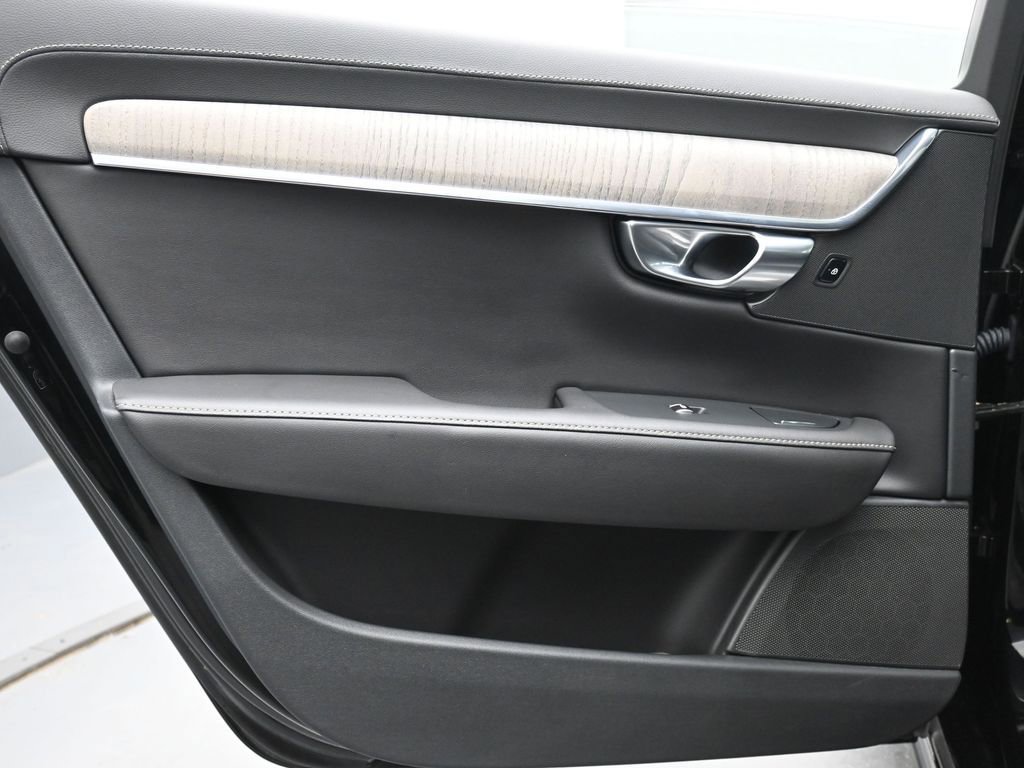 Used 2023 Volvo S90 B6 Ultimate w/ Protection Package Premier image 19