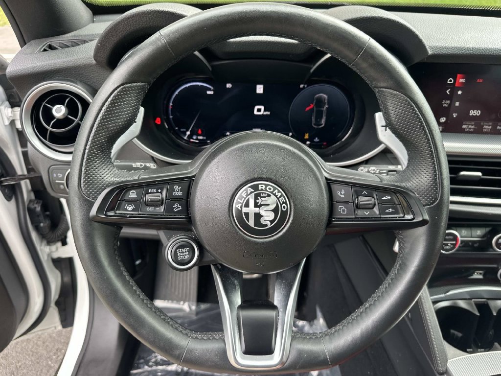 Used 2025 Alfa Romeo Stelvio Sprint w/ Veloce Package AWD/4WD image 28