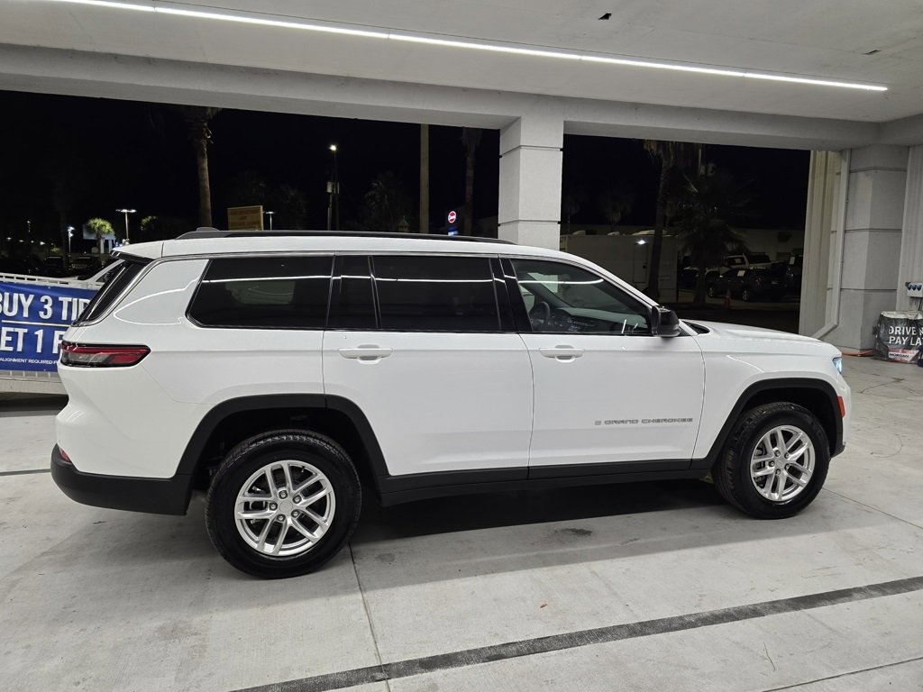 Used 2024 Jeep Grand Cherokee L Laredo w/ Luxury Tech Group I image 7