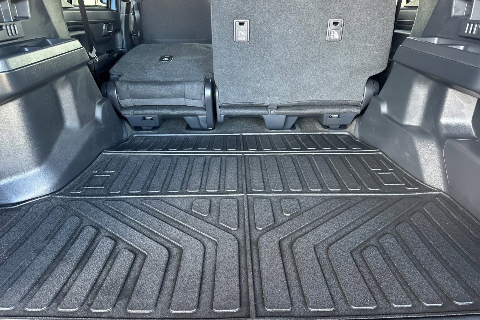 Used 2025 Toyota 4Runner SR5 image 17