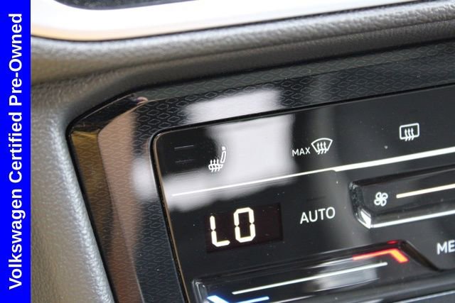 Used 2025 Volkswagen Taos SE w/ Panoramic Sunroof Package AWD/4WD image 40