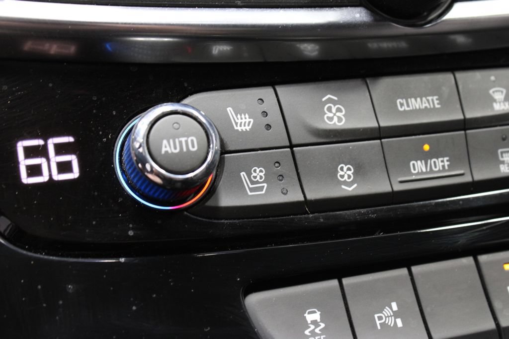 Used 2019 Buick LaCrosse Premium w/ Sun and Shade Package FWD image 4