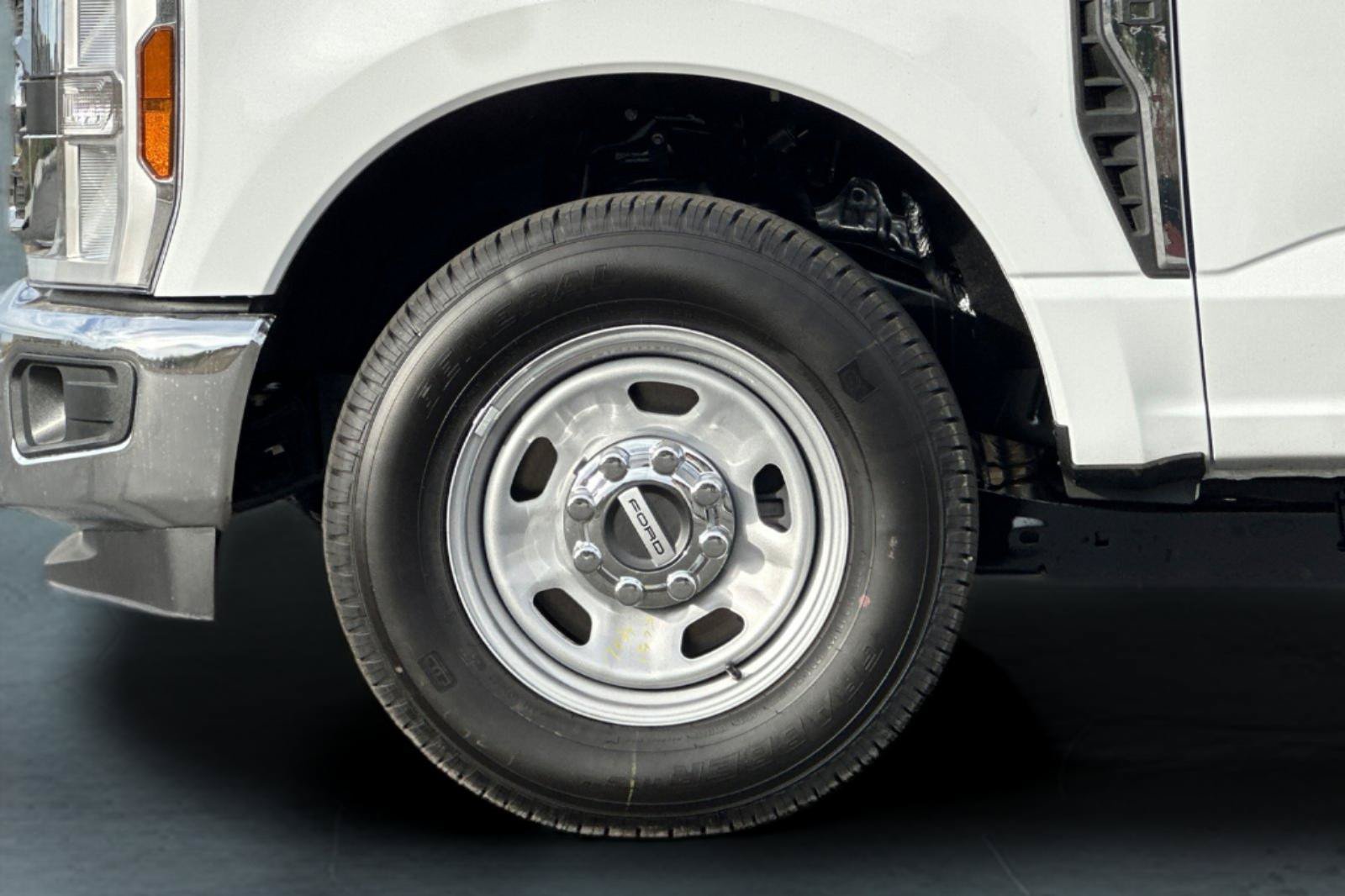 New 2026 Ford F350 XL w/ XL Chrome Package RWD image 26