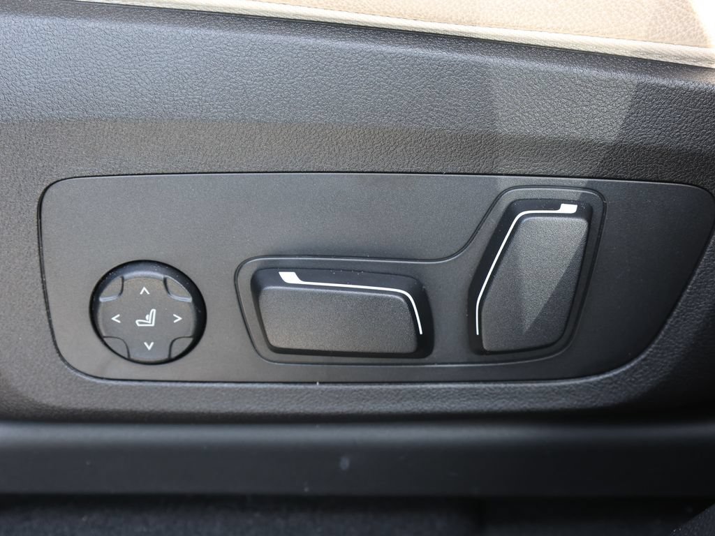 Used 2025 BMW X4 xDrive30i AWD/4WD image 17