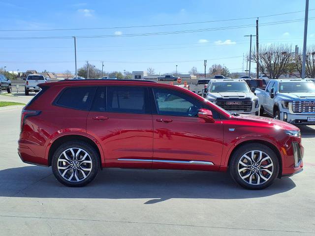 Used 2024 Cadillac XT6 Sport w/ Technology Package image 2