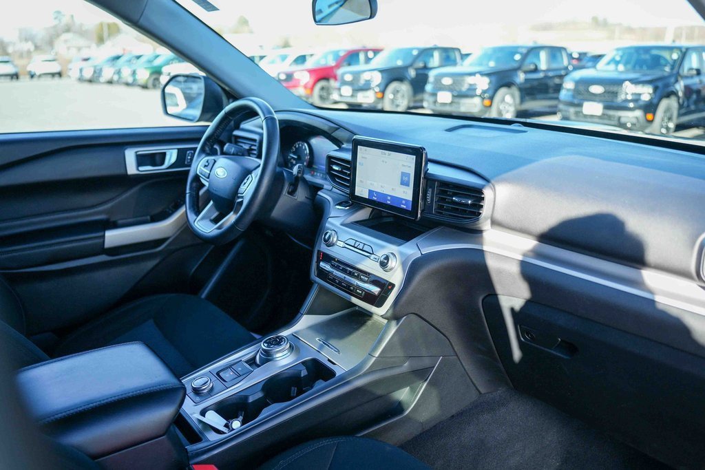 Used 2023 Ford Explorer XLT w/ Class IV Trailer Tow Package image 17