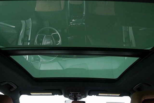 Used 2024 Audi Q8 e-tron Premium Plus image 19