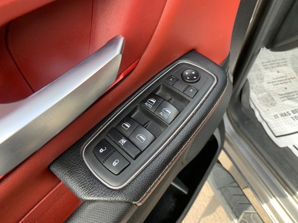 Used 2019 RAM 1500 Rebel image 13