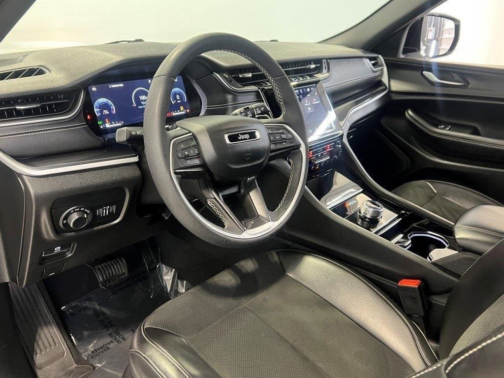 Used 2023 Jeep Grand Cherokee Altitude image 27