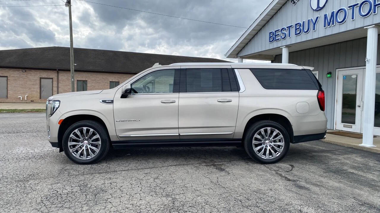 Used 2021 GMC Yukon XL Denali w/ Denali Premium Package image 4