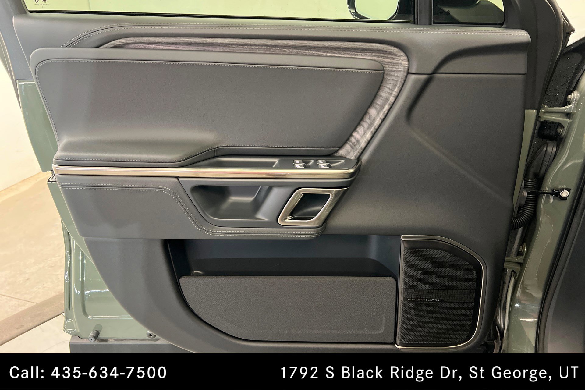 Used 2022 Rivian R1S Launch Edition image 14