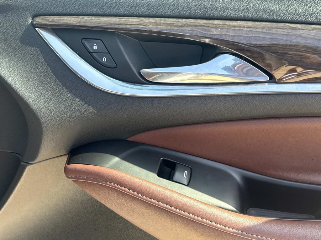 Used 2018 Buick Enclave Avenir w/ Avenir Technology Package FWD image 18