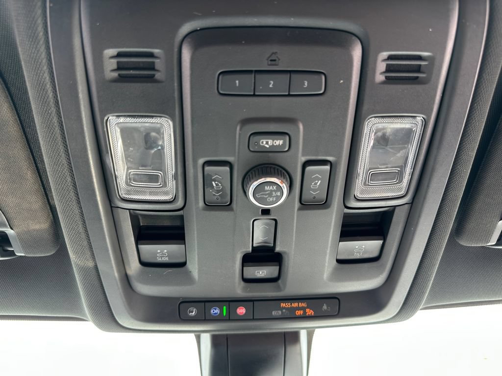 Used 2022 GMC Yukon XL AT4 w/ AT4 Premium Plus Package AWD/4WD image 48