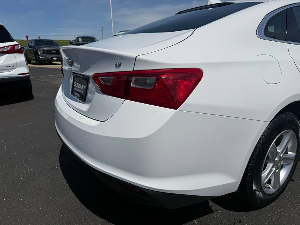 Used 2023 Chevrolet Malibu LT FWD image 28