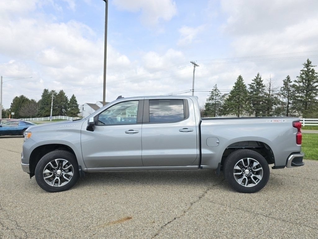 Used 2023 Chevrolet Silverado 1500 LT AWD/4WD image 10