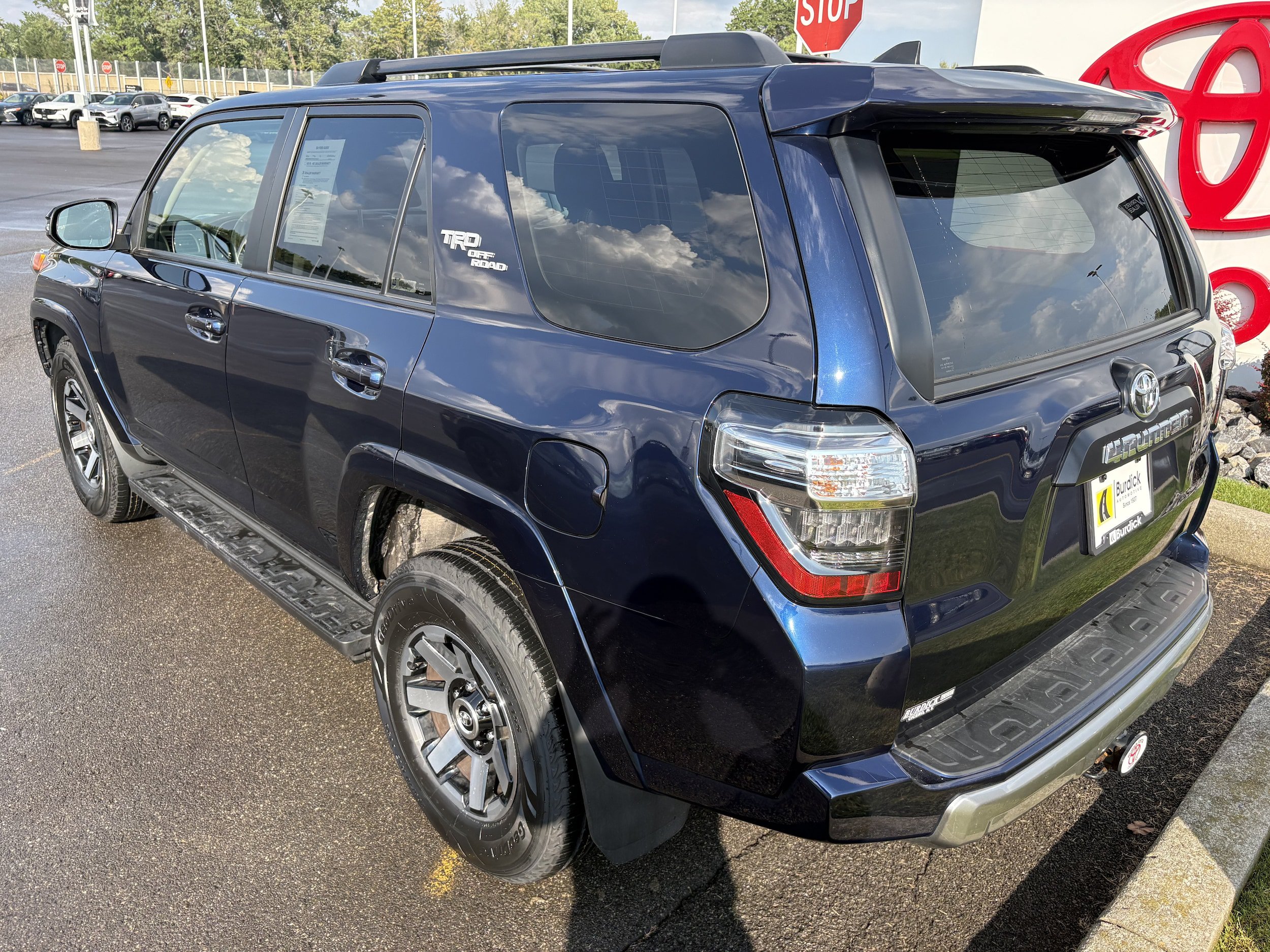 Used 2023 Toyota 4Runner TRD Off-Road Premium w/ Off Road Premium Plus Package AWD/4WD image 6