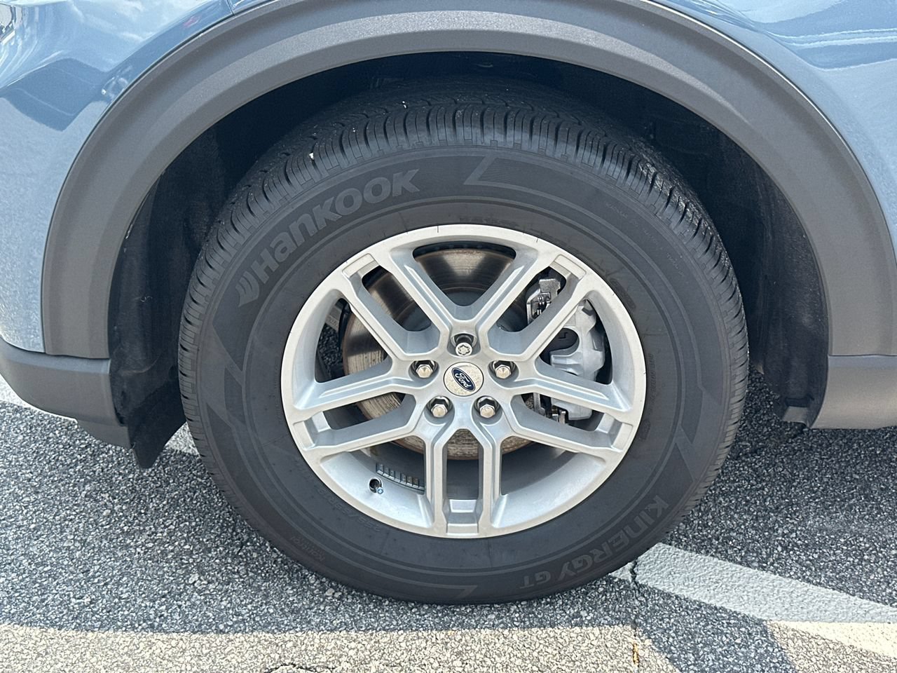 New 2026 Ford Explorer Active RWD image 11