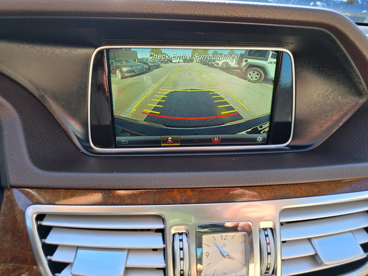 Used 2016 Mercedes-Benz E 250 4MATIC Sedan image 17